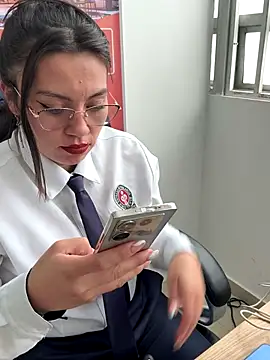 LIZ-06  online show from 11/15/25, 01:51