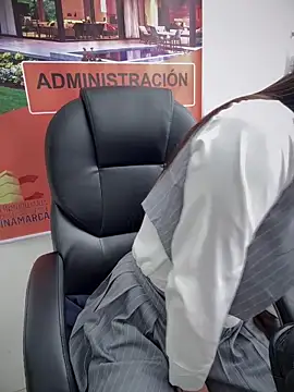 LIZ-06  online show from 11/29/25, 04:32