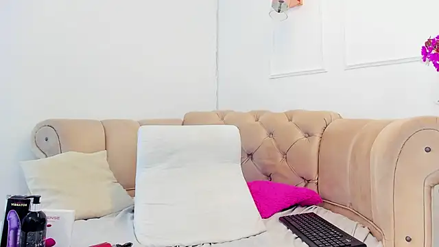 Snapshot of briannaduque chatting on 02/16/25, 03:38 briannaduque online show from 02/16/25, 03:38