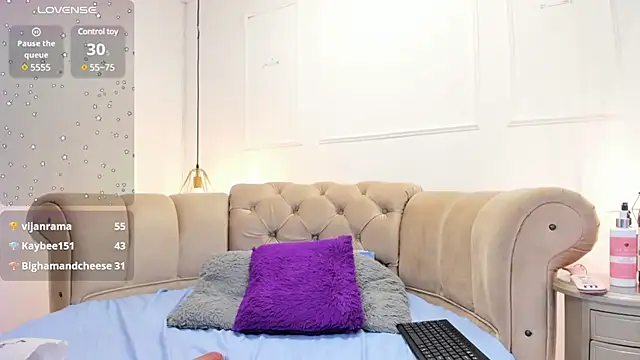 Snapshot of briannaduque chatting on 02/28/25, 03:37 briannaduque online show from 02/28/25, 03:37