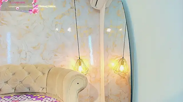 Snapshot of briannaduque chatting on 10/02/25, 01:40 briannaduque online show from 10/02/25, 01:40