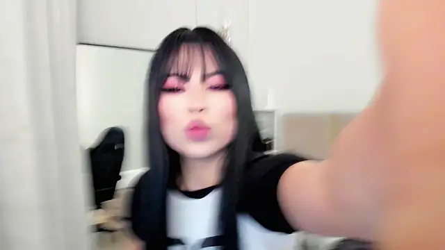 may mia online show from 11/27/25, 02:02