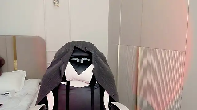 may mia online show from 02/04/26, 03:12