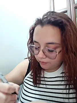 Snapshot of CURVY-HORNY chatting on 09/21/25, 06:53 CURVY-HORNY online show from 09/21/25, 06:53