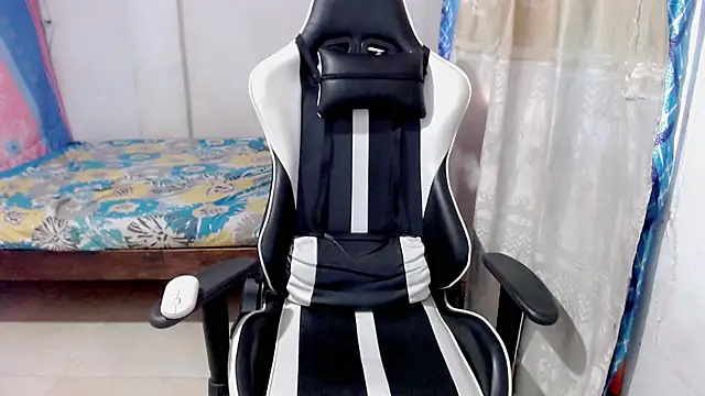 Snapshot of danilo302209 chatting on 02/04/25, 04:29 danilo302209 online show from 02/04/25, 04:29