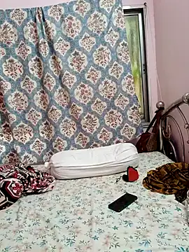 Snapshot of Cute-manisha chatting on 01/12/25, 08:25 Cute-manisha online show from 01/12/25, 08:25