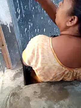 Hotty-rumi online show from 10/28/25, 05:44