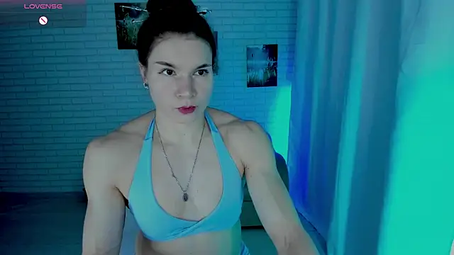 Snapshot of Lisa_Ray chatting on 06/27/26, 02:16 Lisa Ray online show from 06/27/26, 02:16