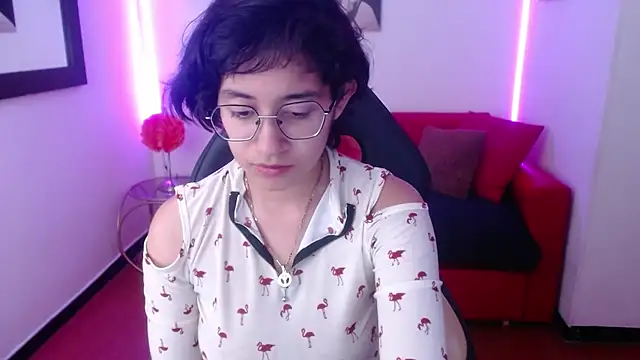 Lili Gomez  online show from 02/01/25, 04:11