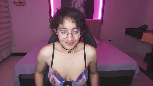 Lili Gomez  online show from 02/27/25, 01:17