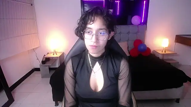 Lili Gomez  online show from 03/03/25, 12:58