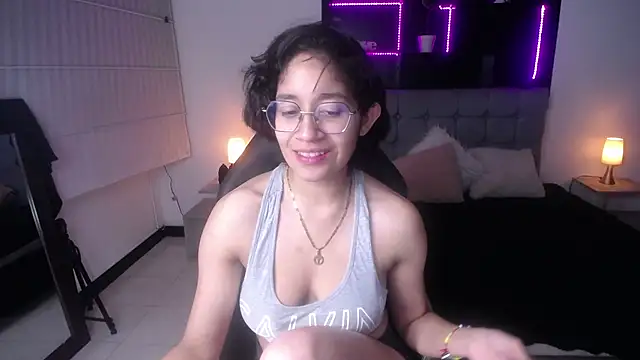 Lili Gomez  online show from 03/15/25, 02:55