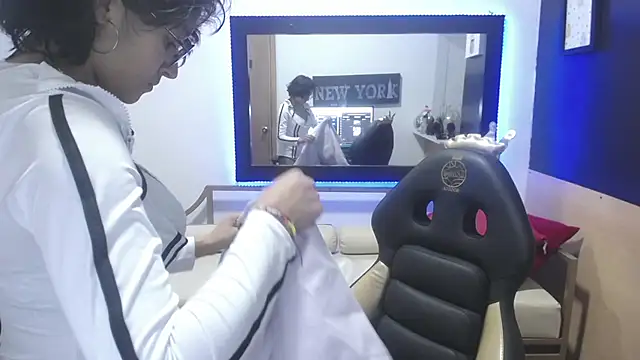 Lili Gomez  online show from 03/20/25, 02:10