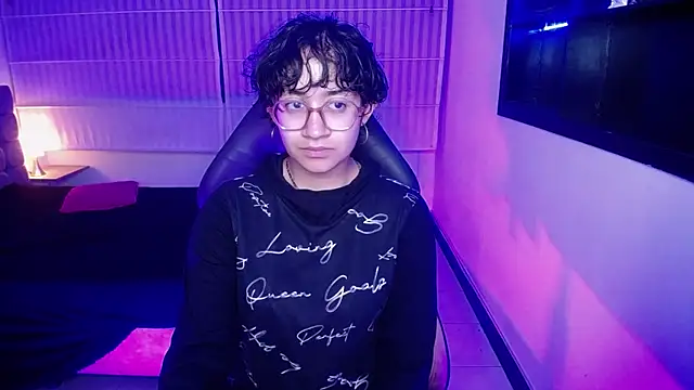 Lili Gomez  online show from 01/09/26, 11:02