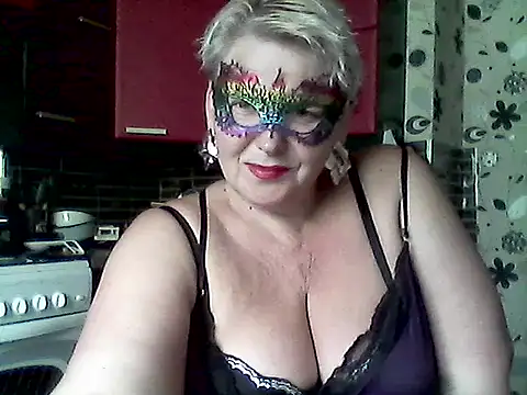 Snapshot of Lisa_Suzie chatting on 05/22/26, 08:21 Lisa Suzie online show from 05/22/26, 08:21