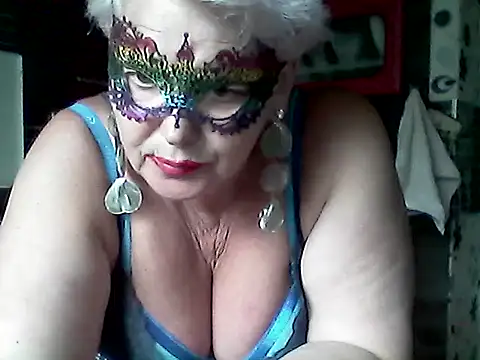 Snapshot of Lisa_Suzie chatting on 06/03/26, 02:33 Lisa Suzie online show from 06/03/26, 02:33