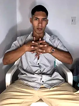 maximo vega newv online show from 10/31/25, 11:17