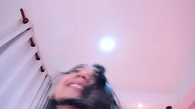 Snapshot of sophiawhite__ chatting on 02/26/25, 07:27 sophiawhite online show from 02/26/25, 07:27