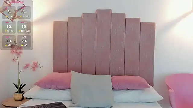 Adelesmithh online show from 02/26/26, 12:04