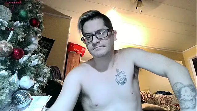 Snapshot of AryanJCole666 chatting on 12/15/24, 05:10 AryanJCole666 online show from 12/15/24, 05:10