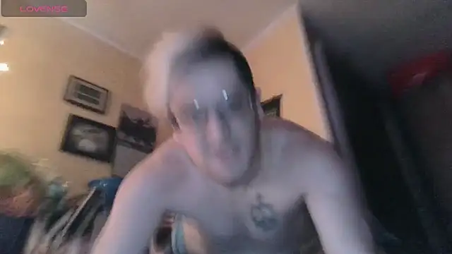 Snapshot of AryanJCole666 chatting on 12/16/24, 10:03 AryanJCole666 online show from 12/16/24, 10:03