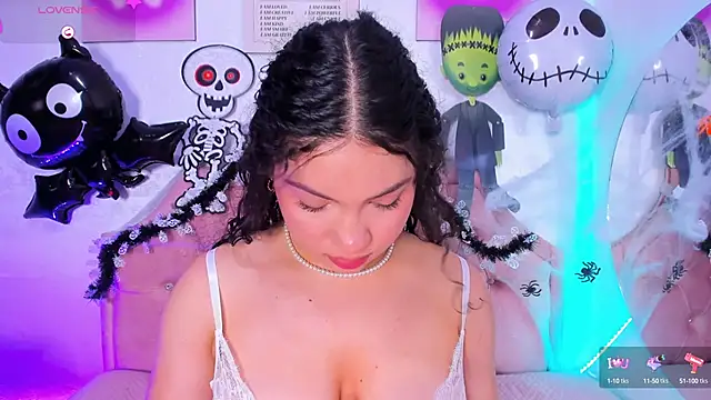 amandalee01 online show from 10/09/25, 07:34