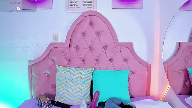 amandalee01 online show from 11/07/25, 06:19