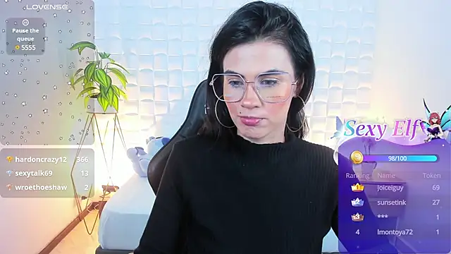 stephanya  online show from 01/28/25, 05:54