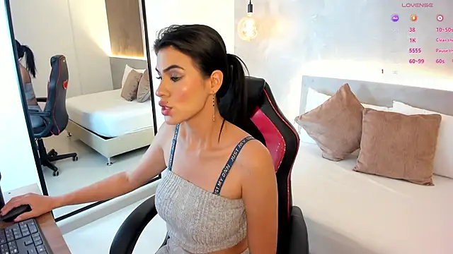 stephanya  online show from 10/23/25, 07:23