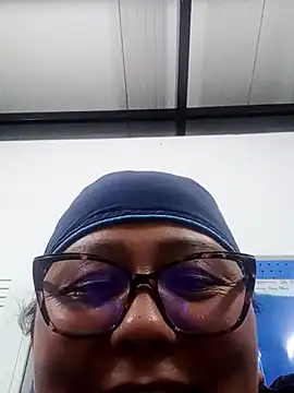 Snapshot of Darly_Gomez chatting on 12/28/24, 05:02 Darly Gomez online show from 12/28/24, 05:02