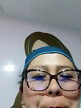 Snapshot of Darly_Gomez chatting on 01/04/25, 01:10 Darly Gomez online show from 01/04/25, 01:10