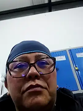 Snapshot of Darly_Gomez chatting on 01/12/25, 04:21 Darly Gomez online show from 01/12/25, 04:21