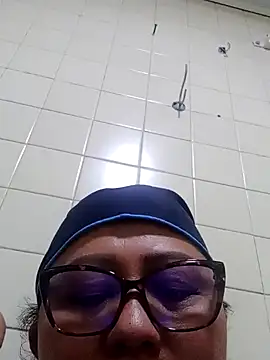 Snapshot of Darly_Gomez chatting on 01/16/25, 12:23 Darly Gomez online show from 01/16/25, 12:23