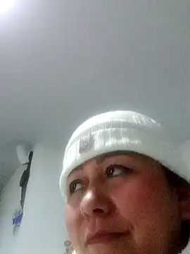 Snapshot of Darly_Gomez chatting on 02/04/25, 10:24 Darly Gomez online show from 02/04/25, 10:24