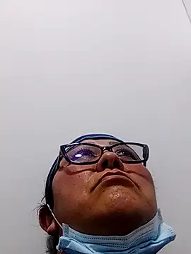 Snapshot of Darly_Gomez chatting on 03/07/25, 06:11 Darly Gomez online show from 03/07/25, 06:11