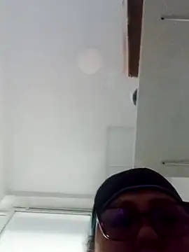 Snapshot of Darly_Gomez chatting on 03/15/25, 06:32 Darly Gomez online show from 03/15/25, 06:32