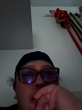 Snapshot of Darly_Gomez chatting on 10/18/25, 07:58 Darly Gomez online show from 10/18/25, 07:58