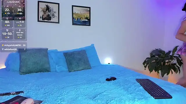 elafranco  online show from 12/20/25, 04:08