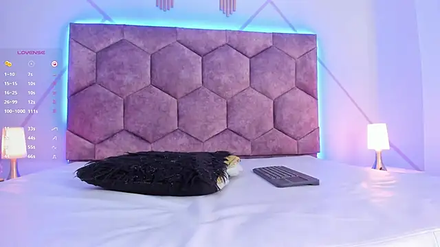 Snapshot of aggy_castel chatting on 02/06/25, 02:44 aggy castel online show from 02/06/25, 02:44