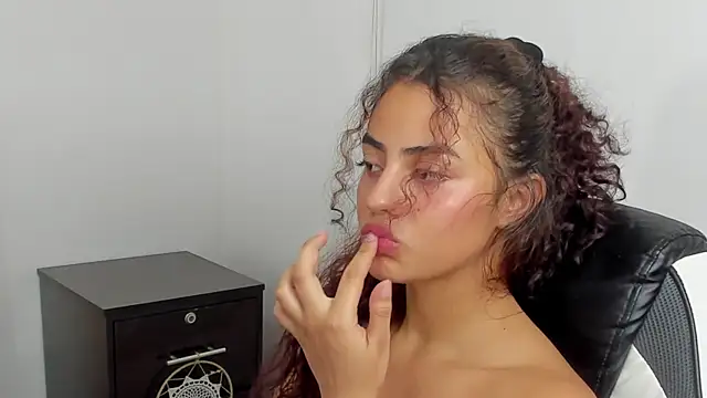 yaya23x online show from 01/23/25, 06:24