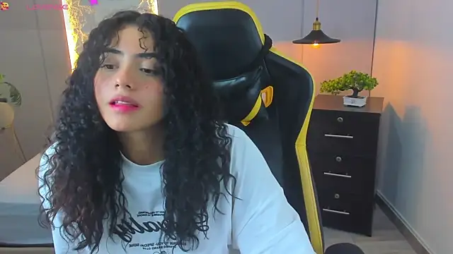 yaya23x online show from 09/13/25, 04:18