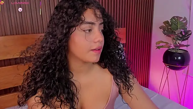 yaya23x online show from 11/08/25, 02:50