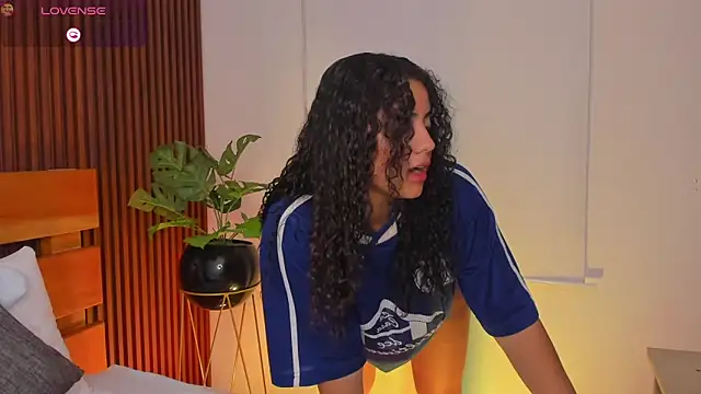 yaya23x online show from 11/19/25, 02:39