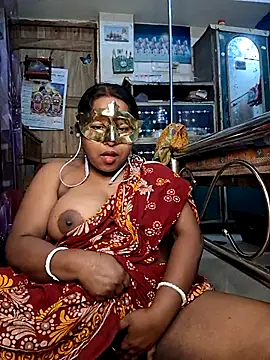 Snapshot of Real_Desi_Couple chatting on 04/01/26, 06:05 Real Desi Couple online show from 04/01/26, 06:05