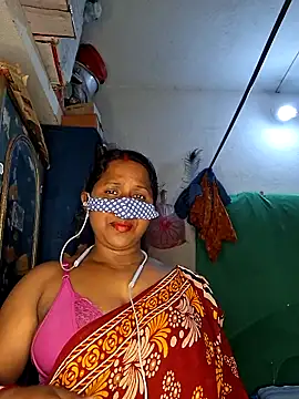 Snapshot of Real_Desi_Couple chatting on 04/17/26, 04:54 Real Desi Couple online show from 04/17/26, 04:54