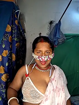 Snapshot of Real_Desi_Couple chatting on 06/05/26, 05:40 Real Desi Couple online show from 06/05/26, 05:40