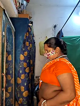 Snapshot of Real_Desi_Couple chatting on 07/10/26, 04:53 Real Desi Couple online show from 07/10/26, 04:53