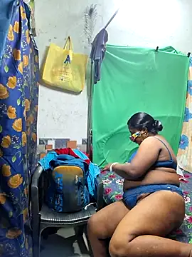 Snapshot of Real_Desi_Couple chatting on 07/15/26, 04:56 Real Desi Couple online show from 07/15/26, 04:56