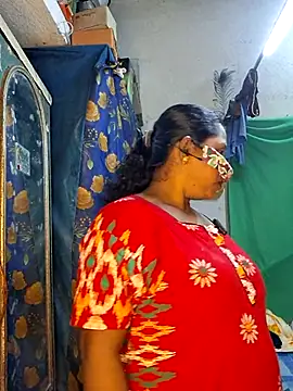 Snapshot of Real_Desi_Couple chatting on 07/27/26, 05:20 Real Desi Couple online show from 07/27/26, 05:20