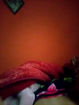 Snapshot of BusyMitt17 chatting on 02/24/26, 01:14 BusyMitt17 online show from 02/24/26, 01:14